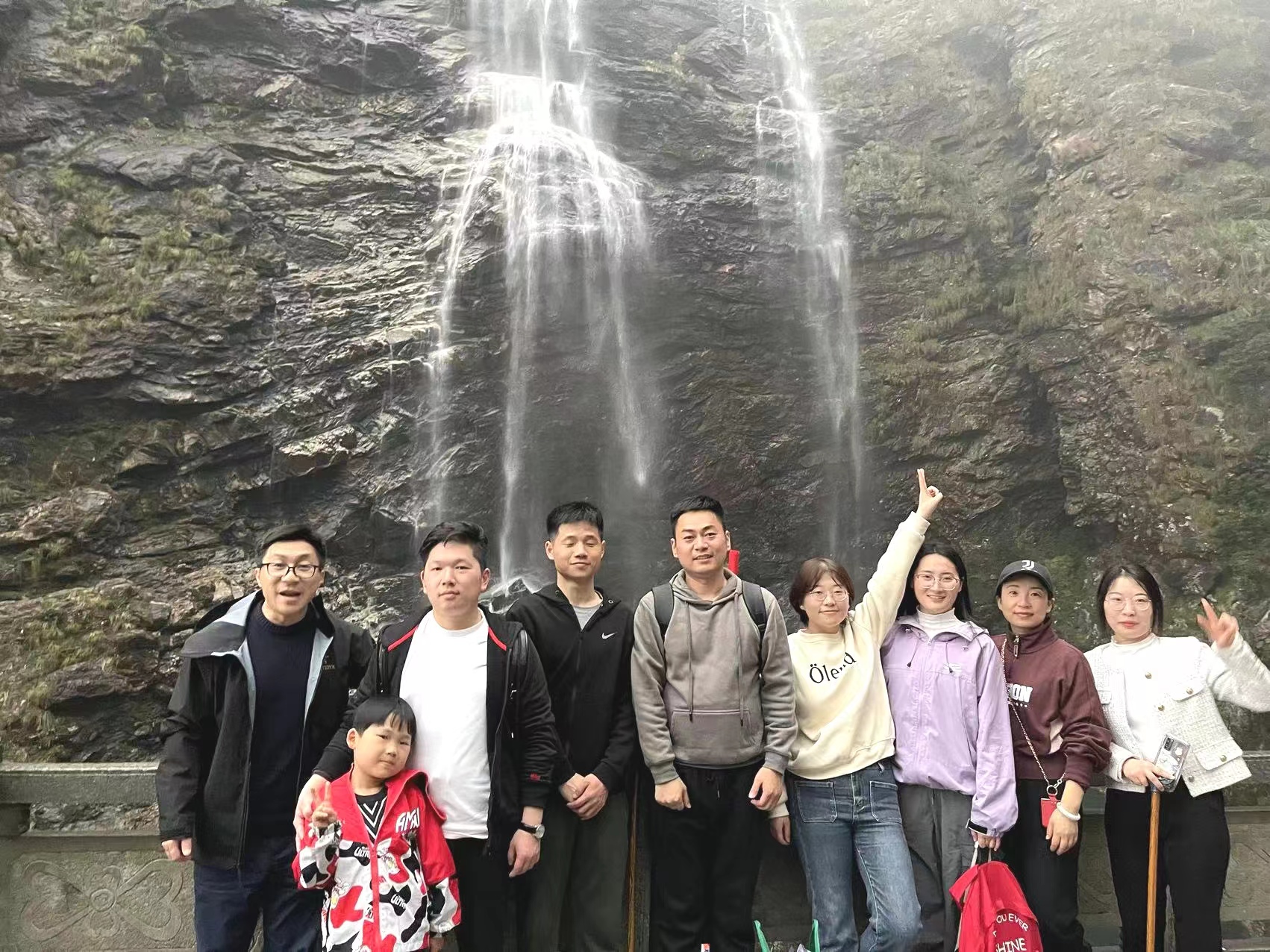 1711522681741629.jpg 瀑布.jpg